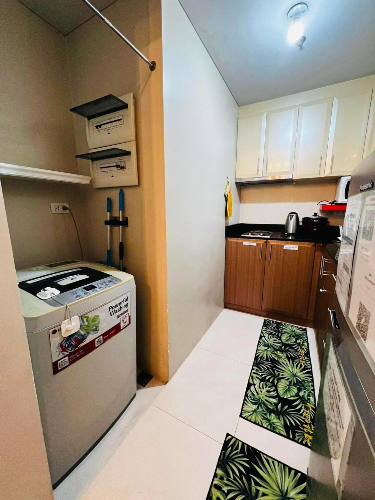 One Palm Tree Villas Condominium - Studio 10Th-O Fl With Balcony - Across Terminal 3 Airport Manila Ngoại thất bức ảnh